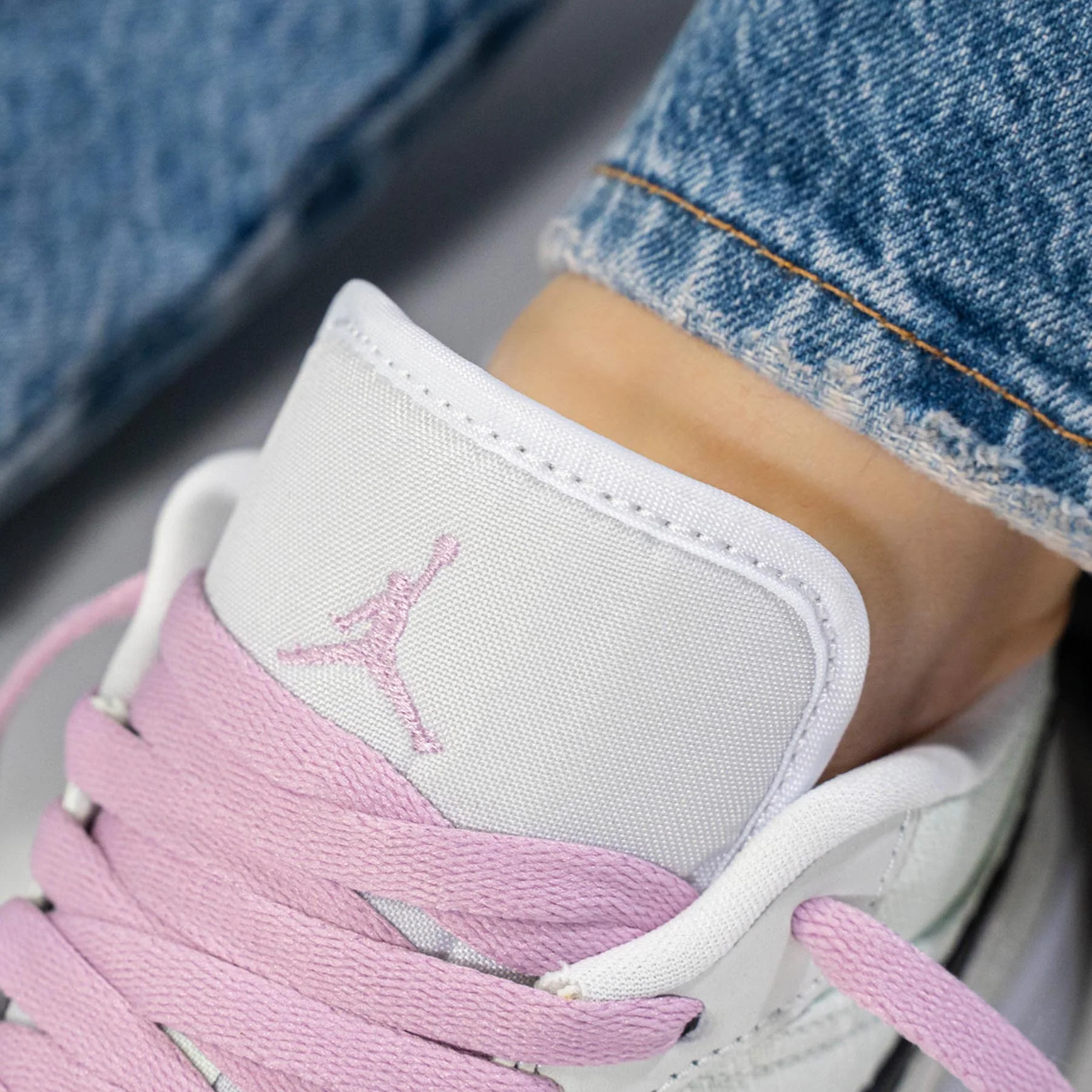 Air Jordan 1 Wmns Low SE 'Barely Green' - Image 7