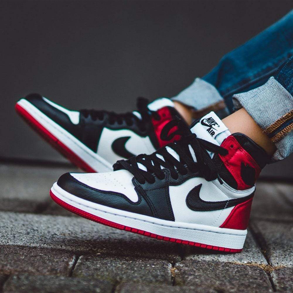 Air Jordan 1 Wmns Retro High 'Satin Black Toe' - Image 6