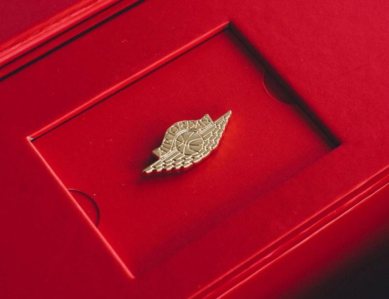 AIR JORDAN 2 RETRO JUST DON "BEACH" BOX SET - Image 8