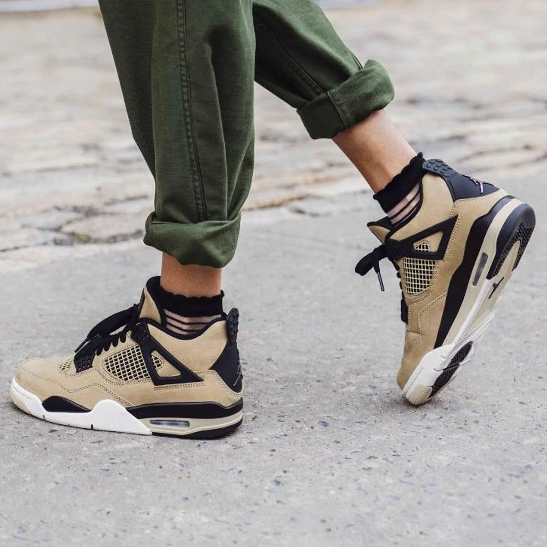 Air Jordan 4 Retro Wmns 'Mushroom' - Image 7