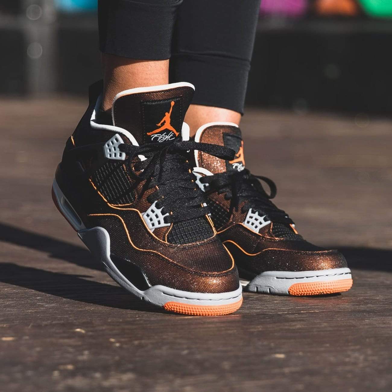 Air Jordan 4 Wmns Retro 'Starfish' - Image 7