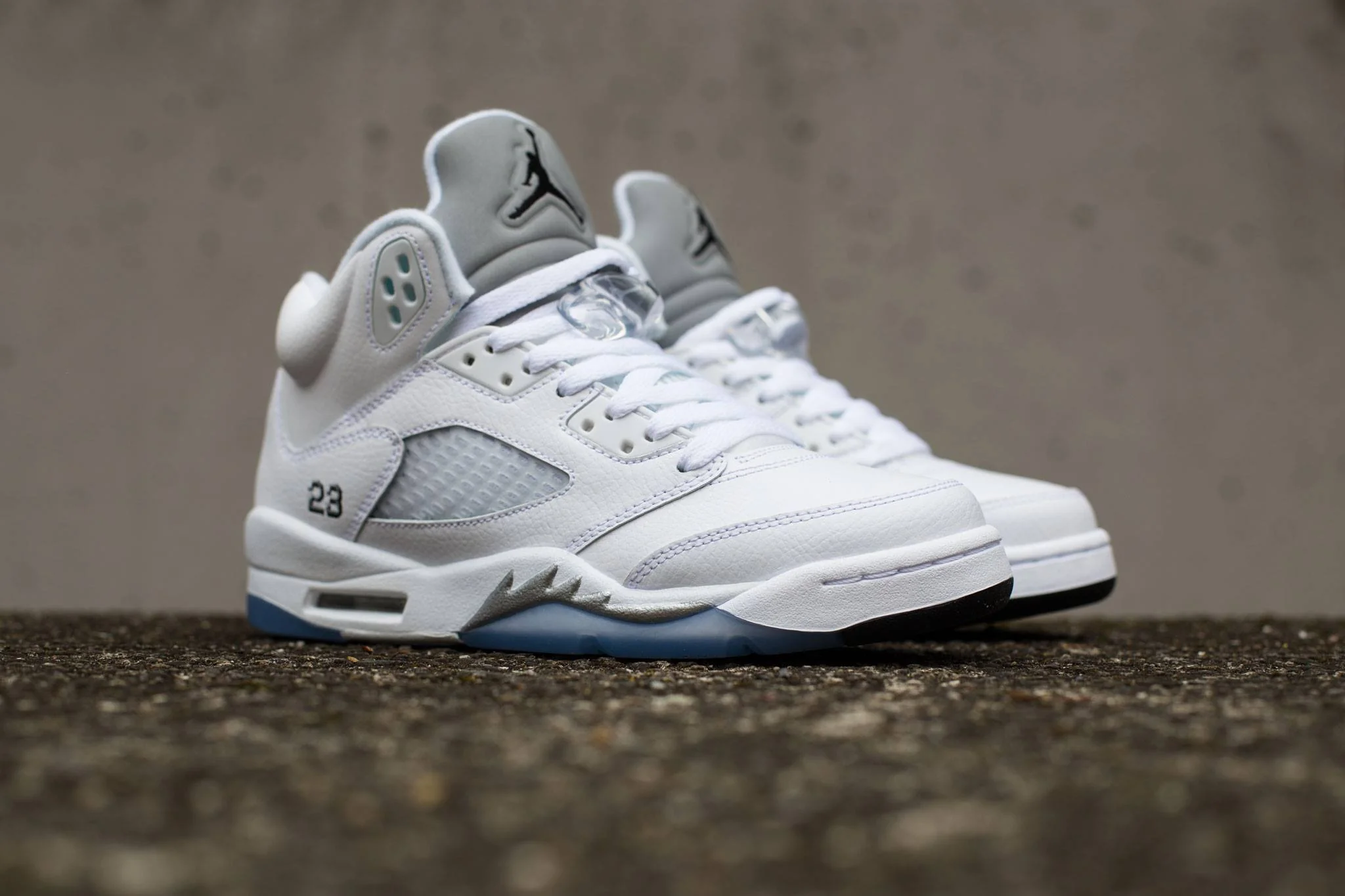 Air Jordan 5 Retro White-Metallic Silver - Image 6