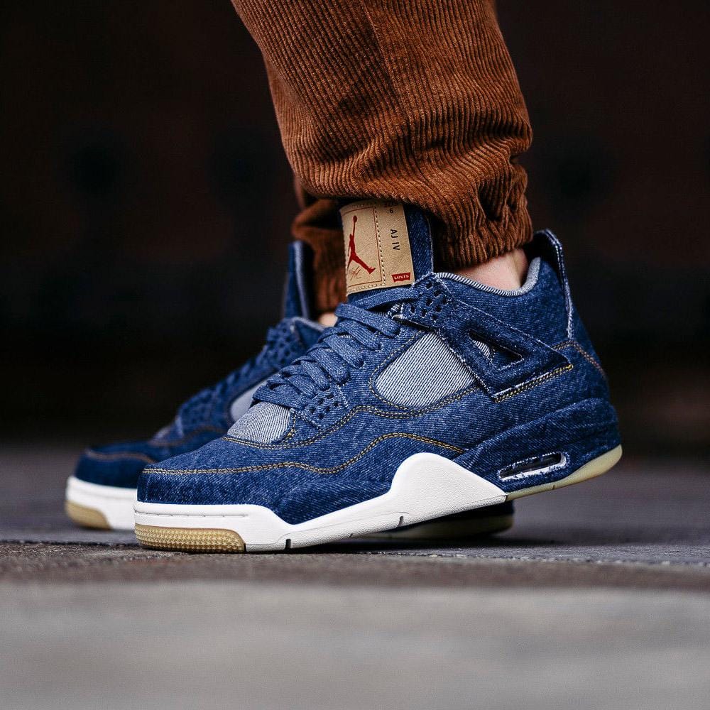 Levis x Air Jordan 4 Retro "Navy" - Image 6