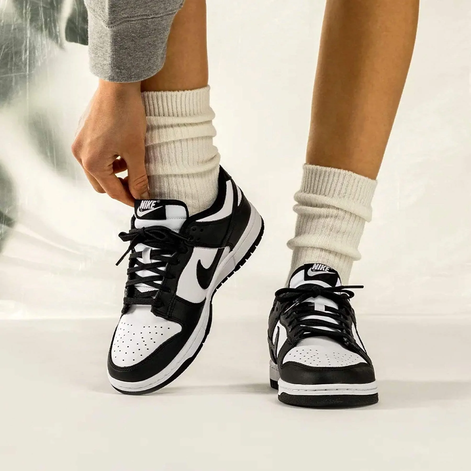 Nike Dunk Low Wmns 'Black White' - Image 6