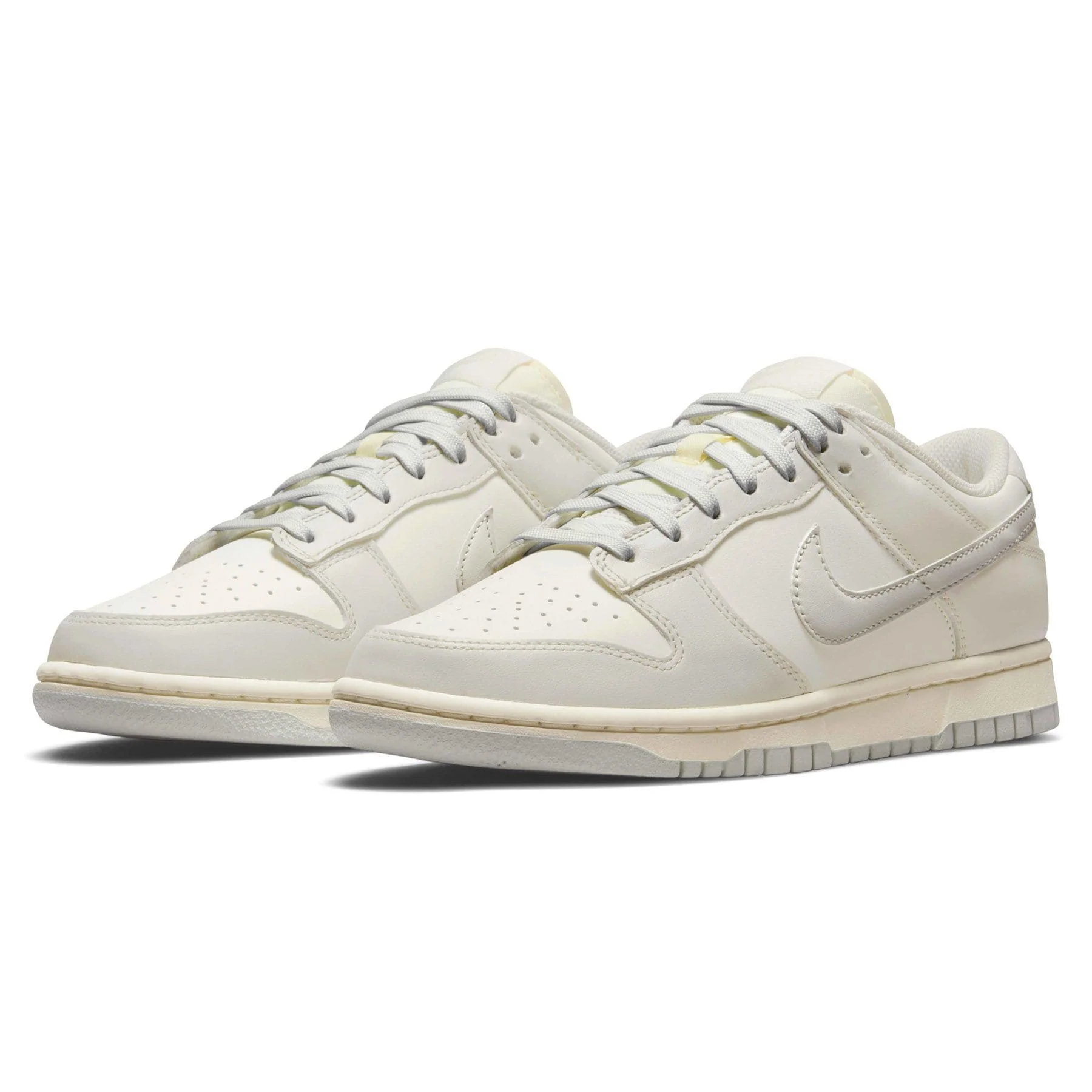 Nike Dunk Low Wmns 'Light Bone' - Image 2