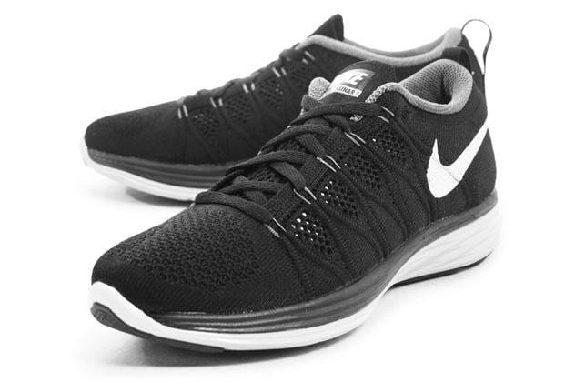 NIKE WMNS FLYKNIT LUNAR2 - BLACK - Image 4