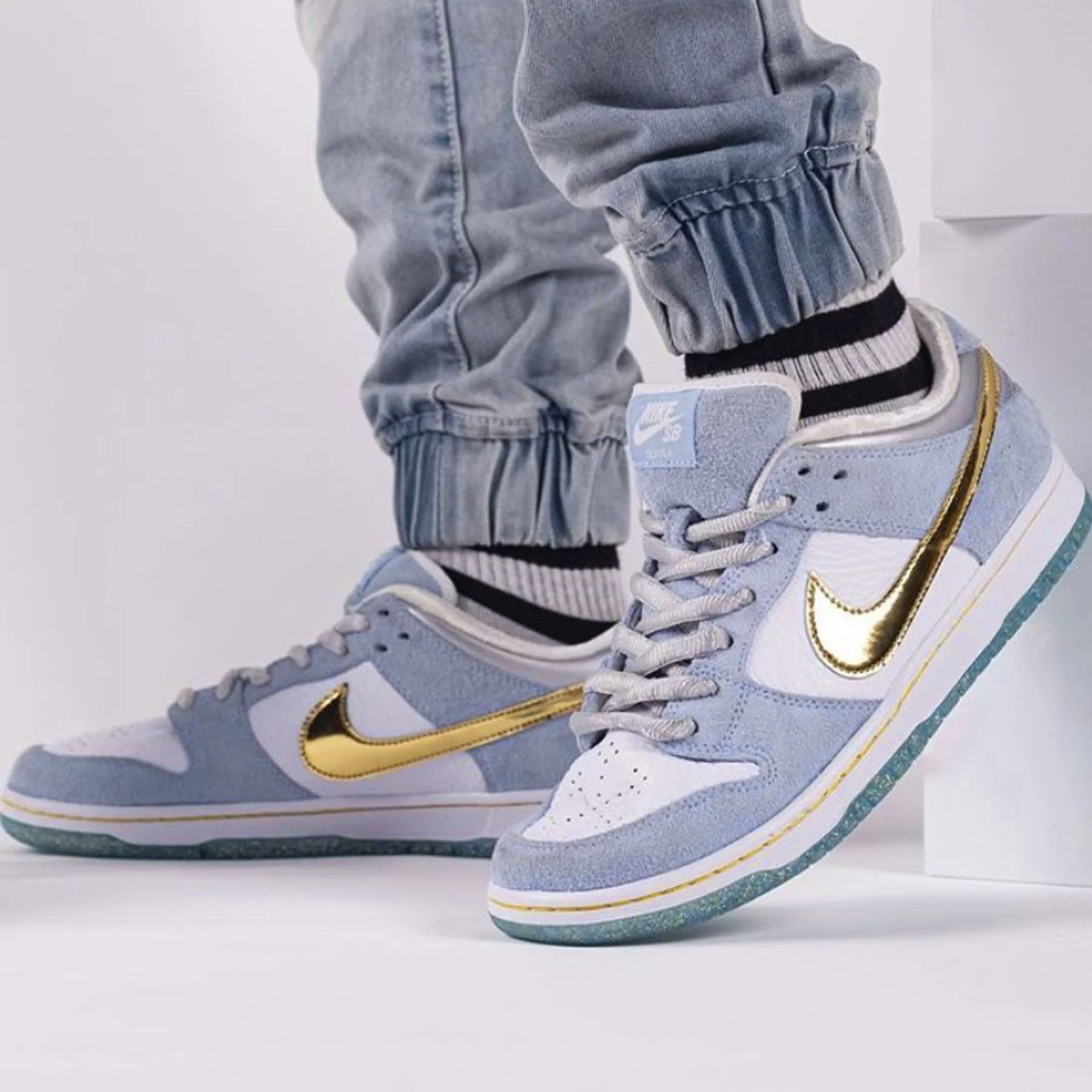 Sean Cliver x Nike Dunk Low SB 'Holiday Special' - Image 6