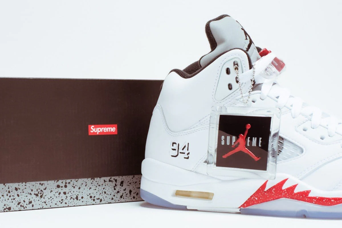 AIR JORDAN 5 RETRO SUPREME "SUPREME" WHITE - Image 5